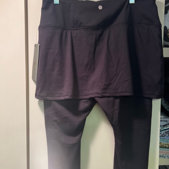 Black Skirted Leggings - Picture 3 of 5